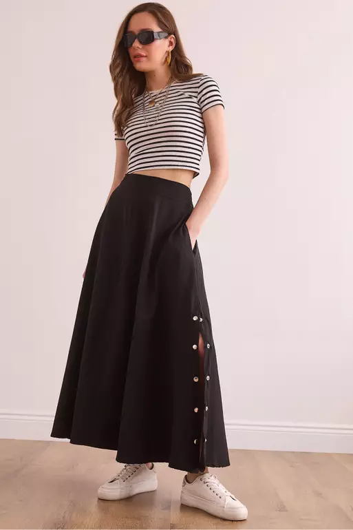 Women's Black Pocket Bell Skirt With Elastic Back Snap Detail Etk- 19000311