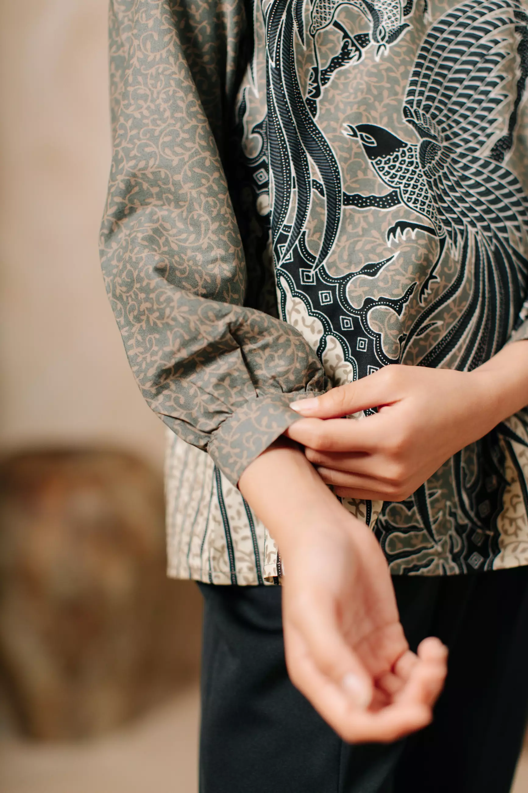Atmara Grey Blouse Batik Anak Wanita Lengan Panjang Katun
