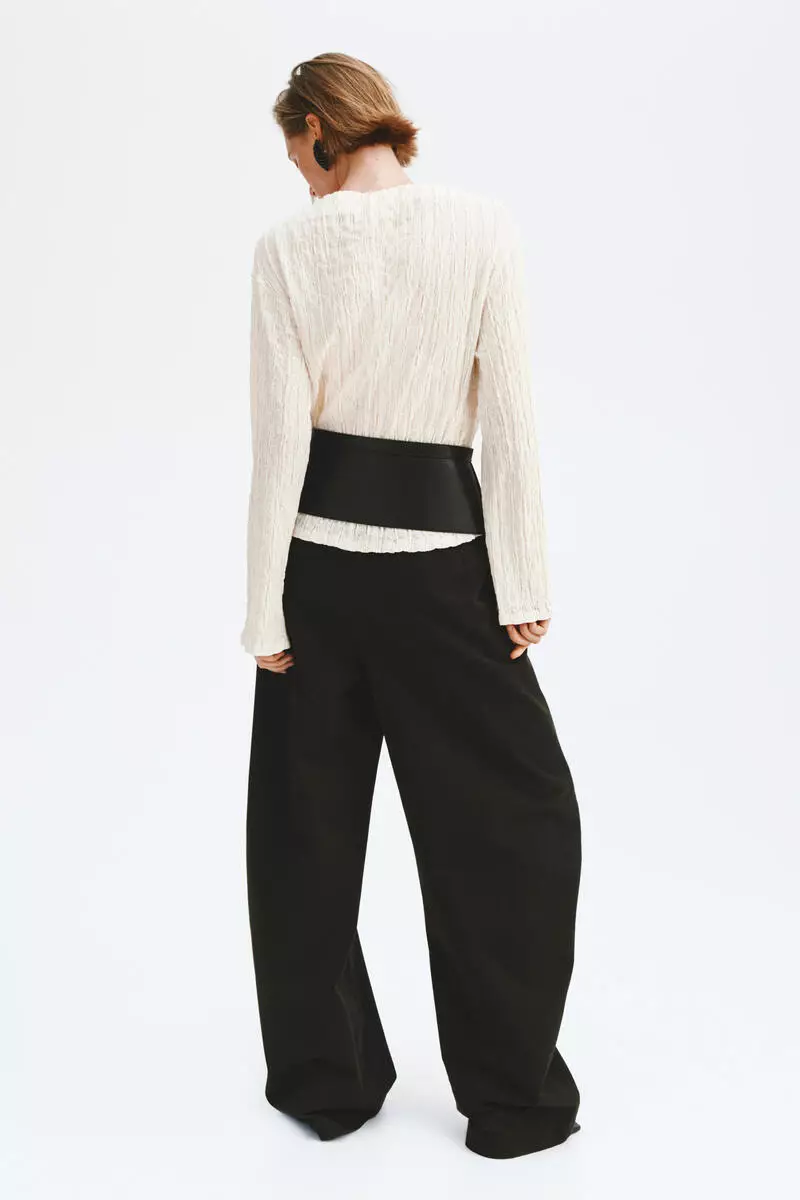 Boat-neck top
