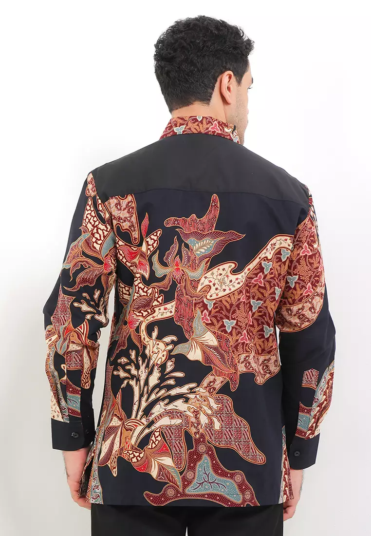 Kemeja Body Fit Batik Daun