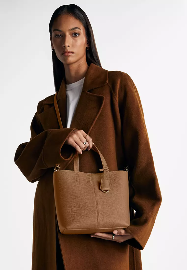 Buy MAISON de SABRÉ Small Leather Soft Tote in Sandstone Manhattan