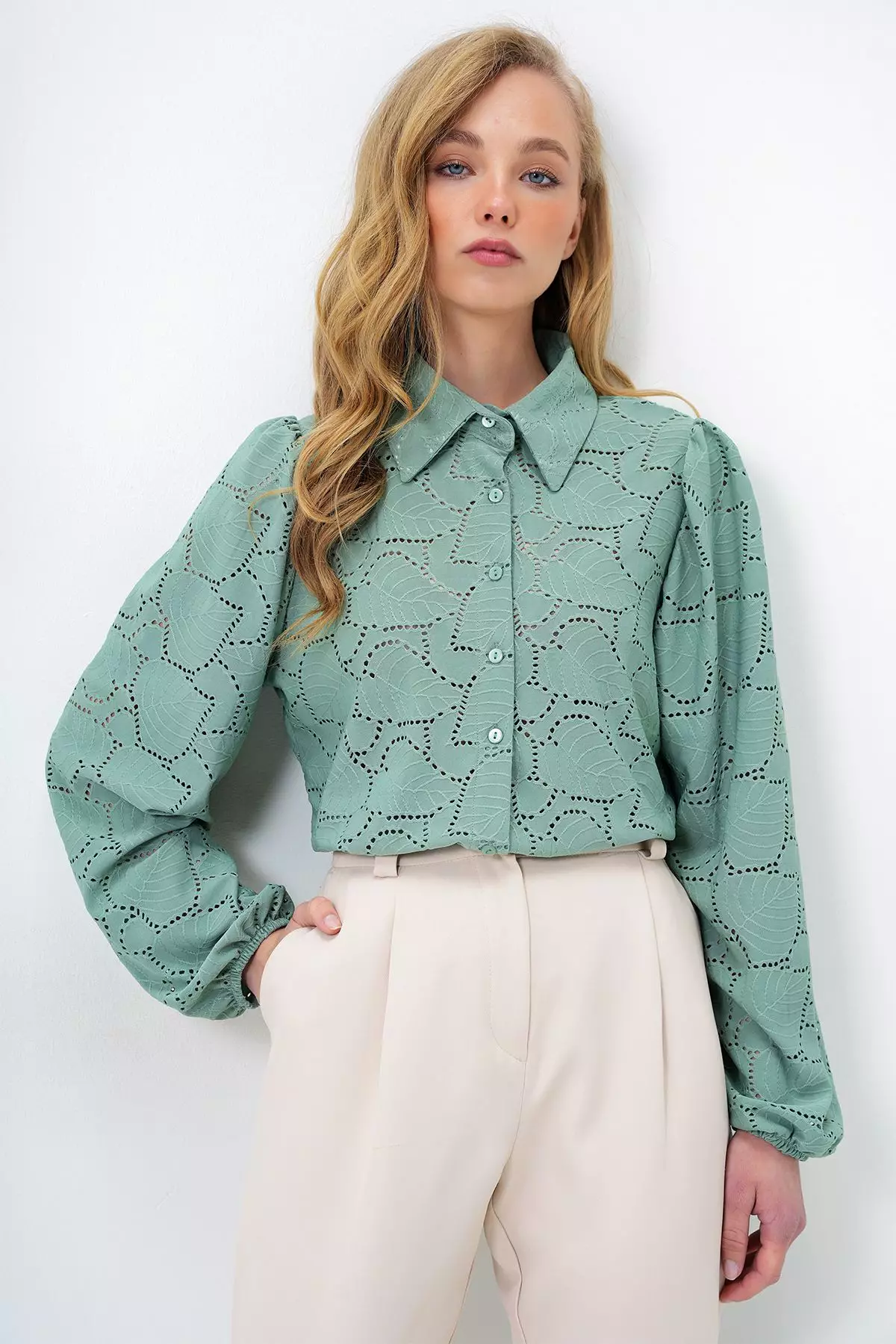 Women's Green Guipure Woven Premium Shirt Alc-X4366