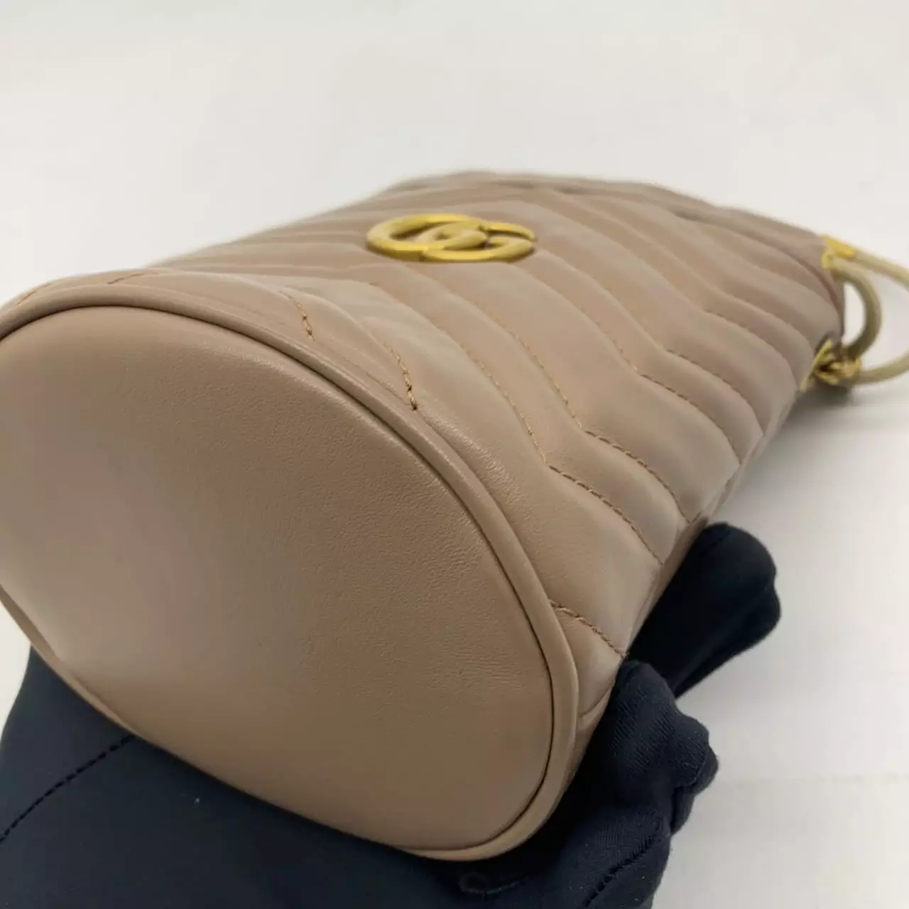 Pre-loved Gucci Marmont Bucket Nude GHW