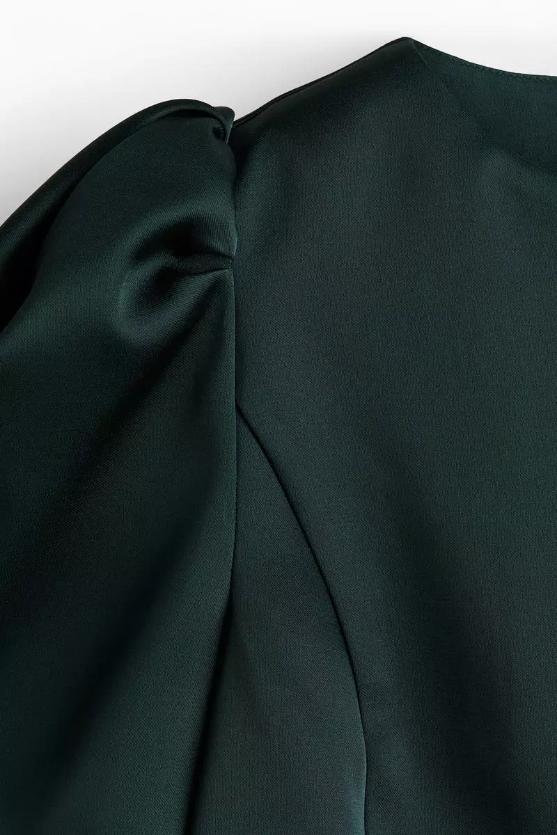 Puff-sleeved blouse