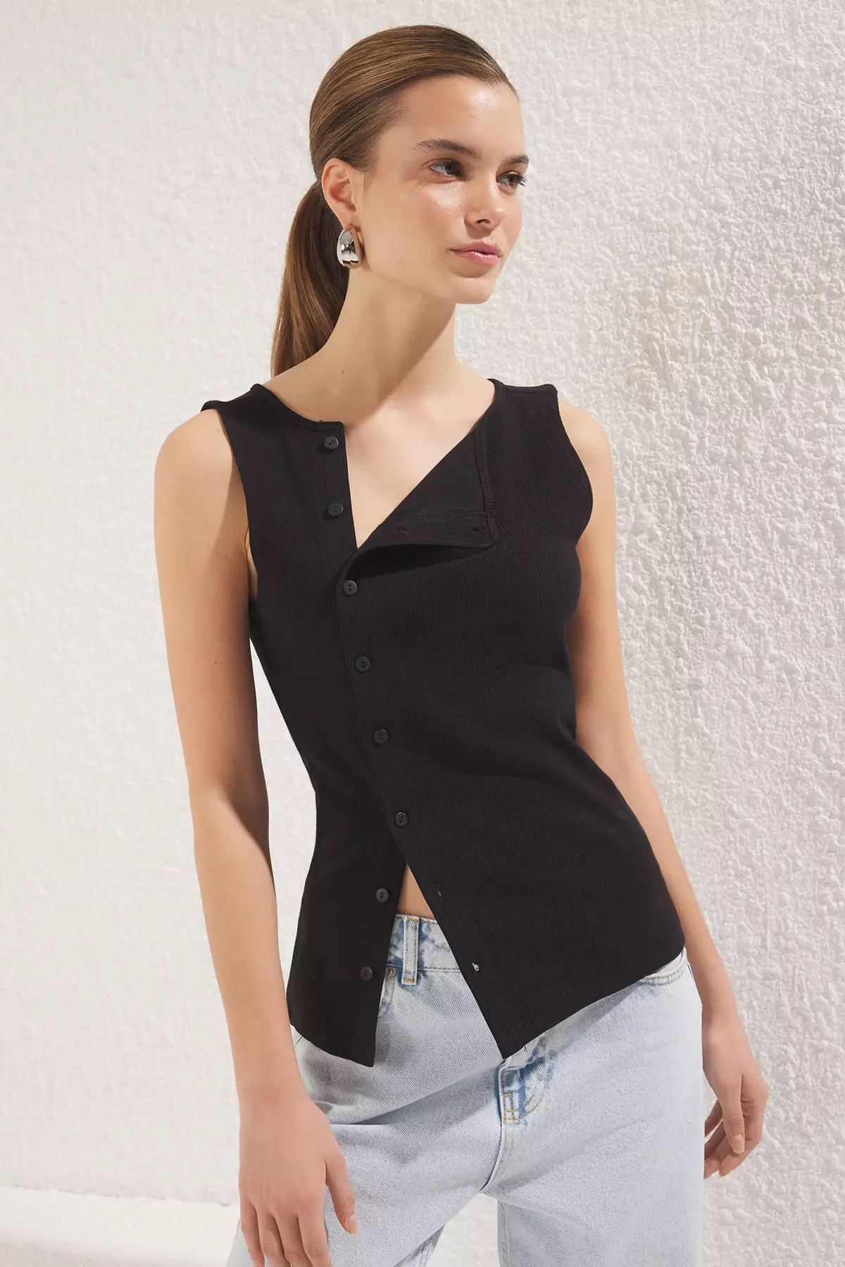 Black Buttoned Asymmetric Fitted/Fits Body Elastic Ribbed Knitted Blouse TWOSS25BZ00394