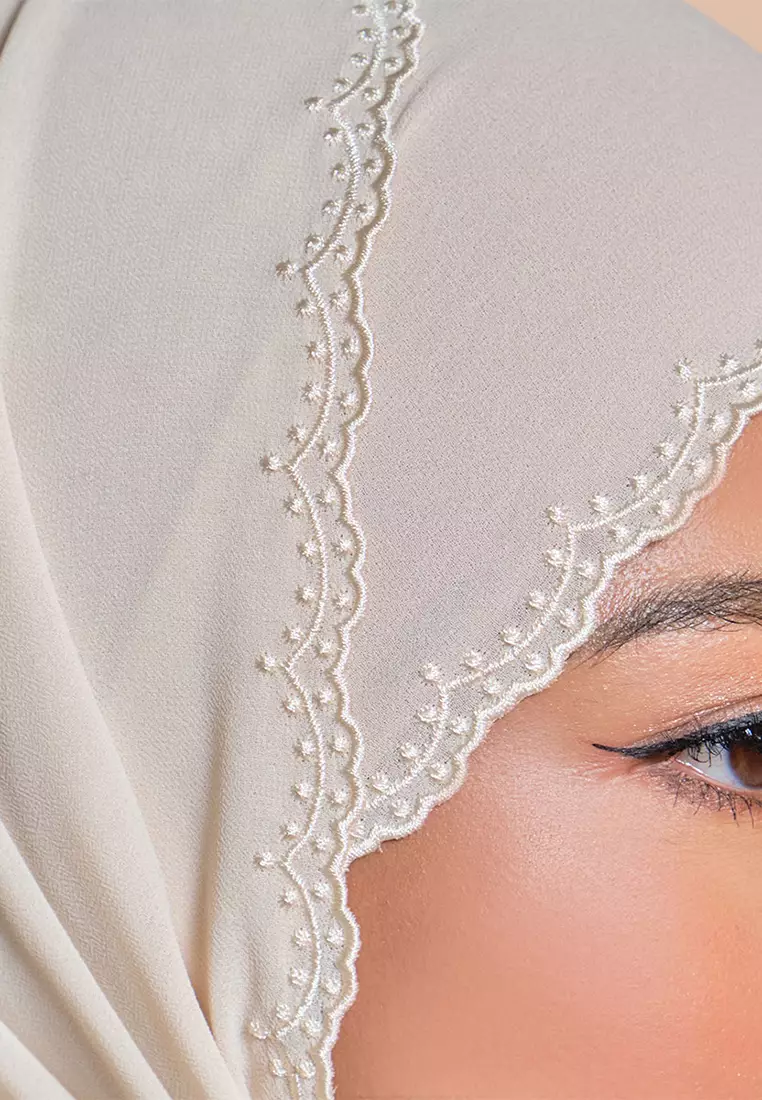 Tanuja Embroidered Scallop Headscarf - White