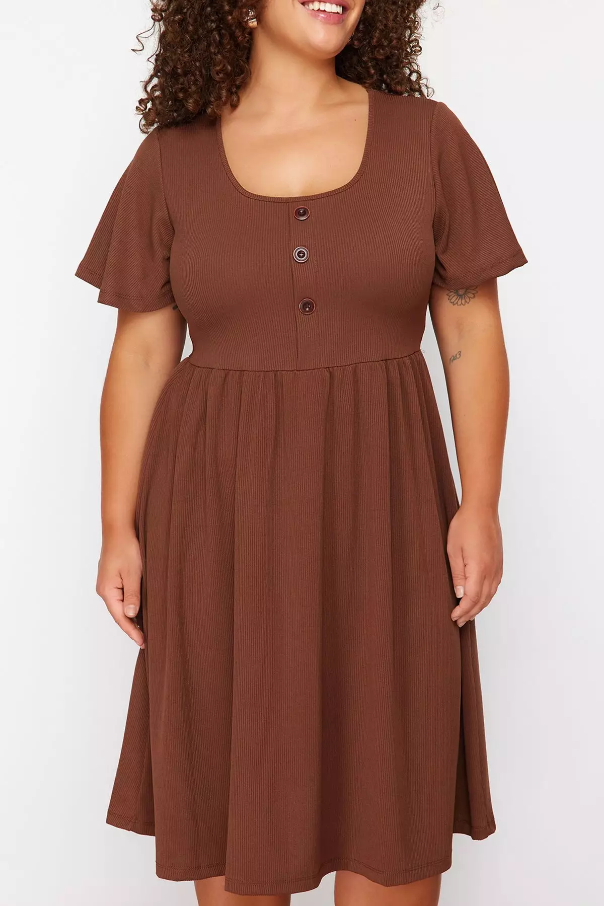 Plus Size Scoop Neck Midi Dress