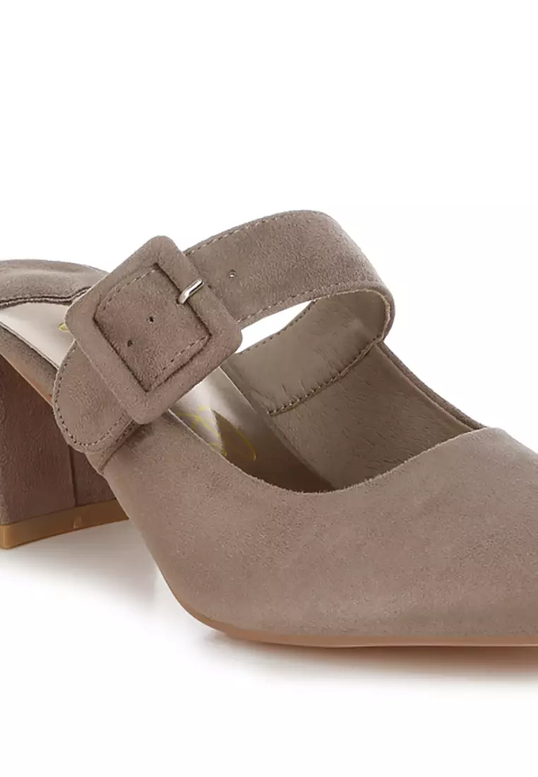 Detail Tali Gesper Sepatu Mules Microfiber Warna Taupe