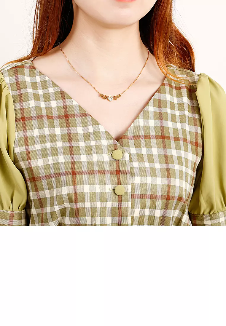 Simple and Cute Plated Gold Cat's Paw Footprint 316L Stainless Steel Necklace with Cubic Zirconia