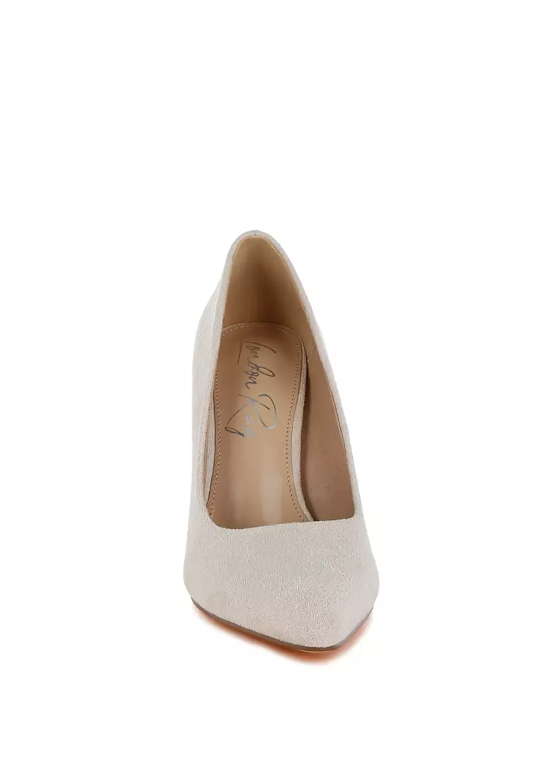 米色修身粗跟高跟鞋