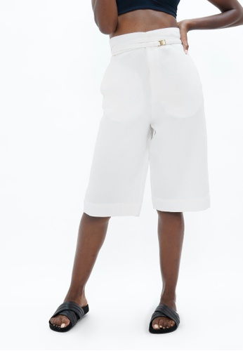 1 People white Florence Organic Cotton Bermuda Shorts in White Dove 893C9AA9FFBB6BGS_1