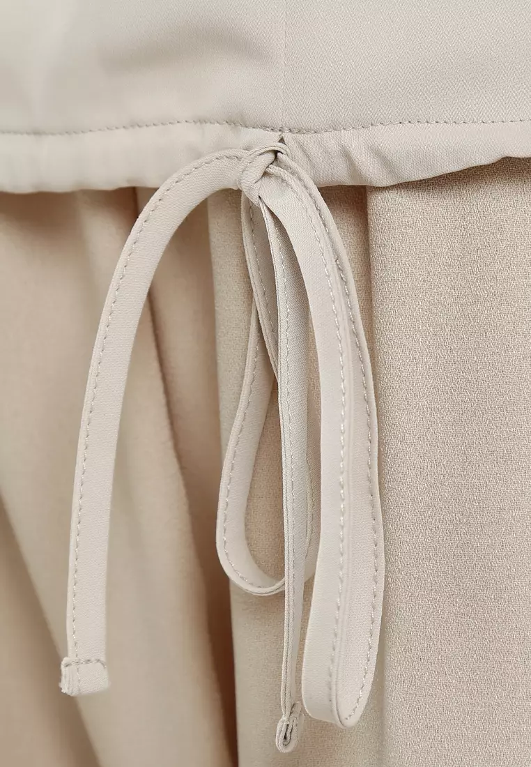 Atasan Santai Serut Warna Krem