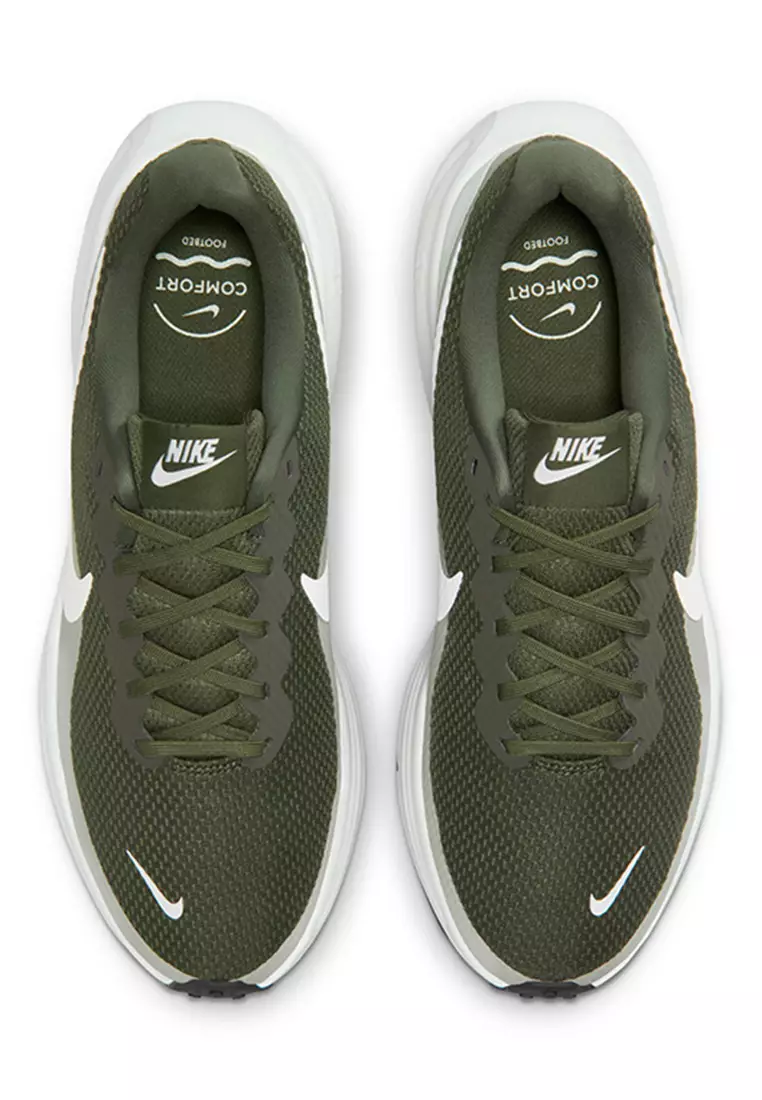 Nike Revolution 8