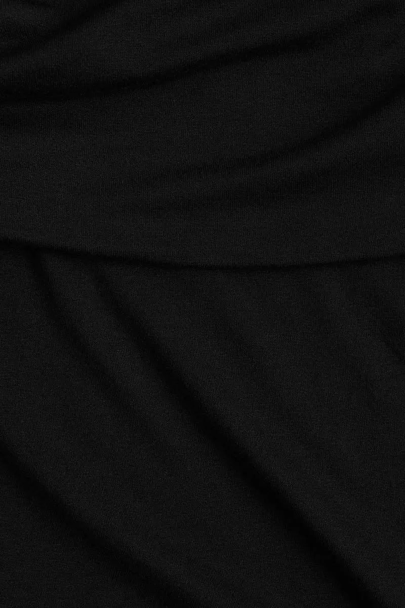 Off-the-shoulder top