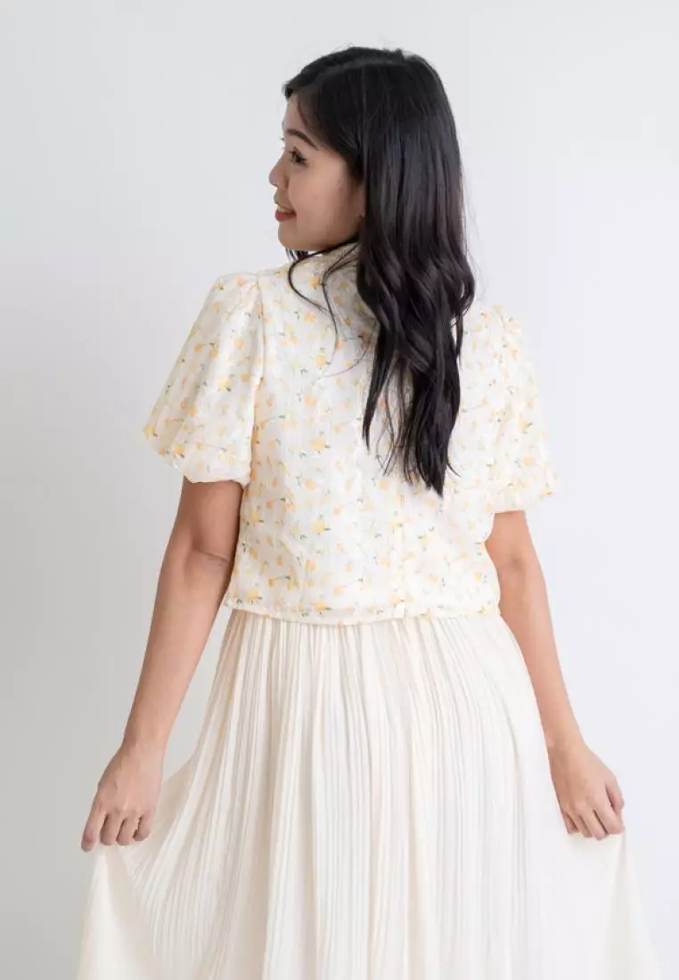 FLORAL EMBROIDERED ORIENTAL BLOUSE