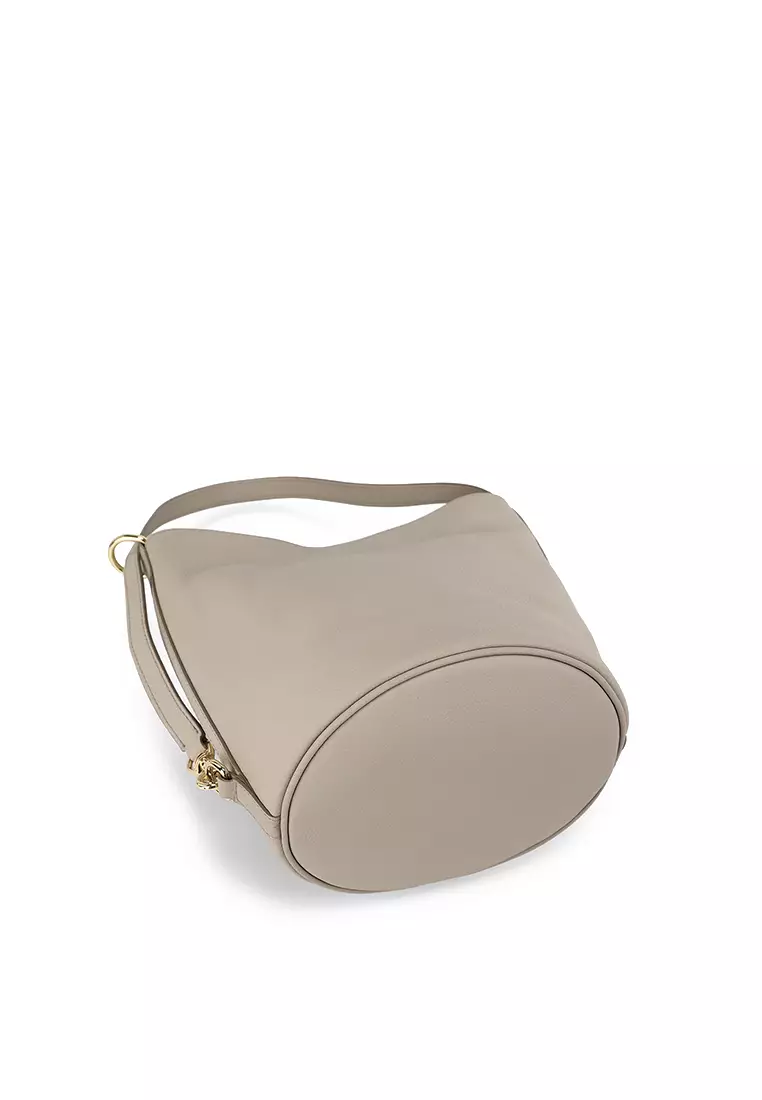 ORUKAMI Convertible Soft Bucket Bag - Almond