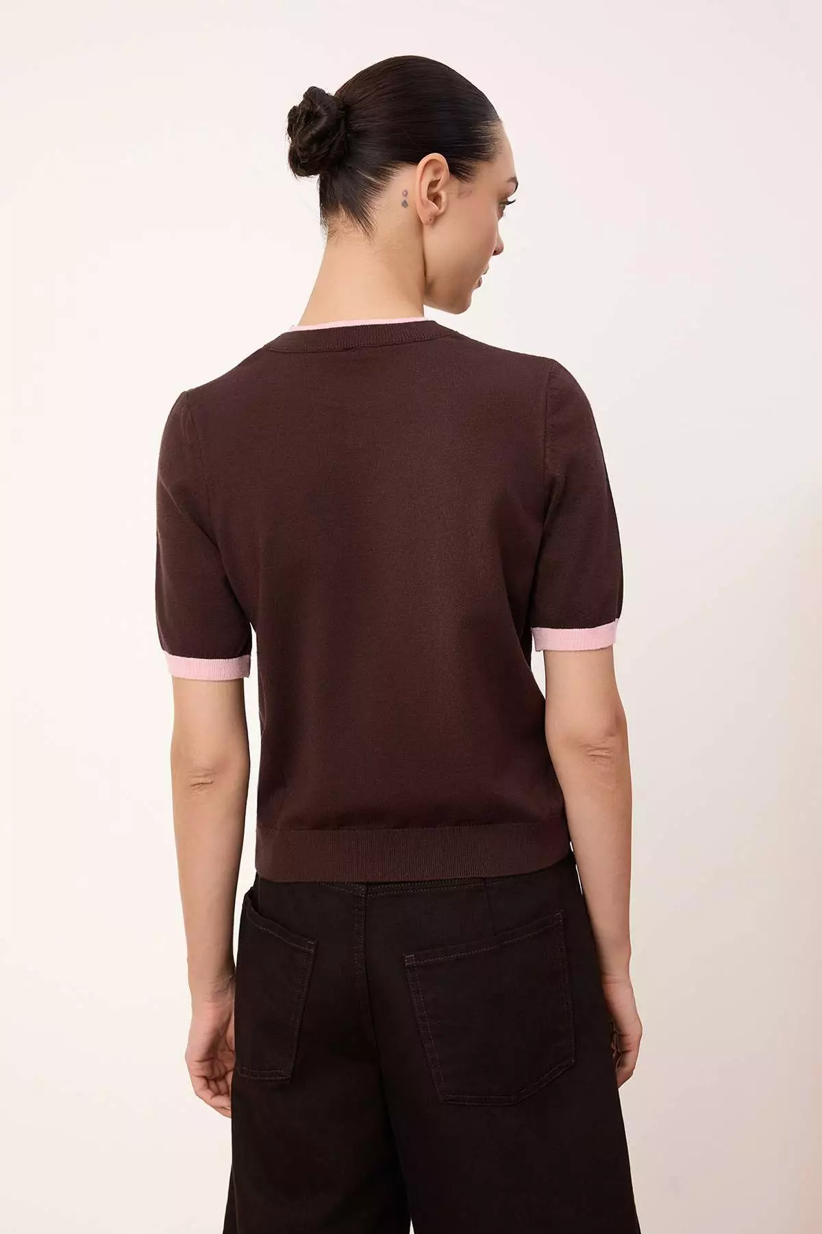 Wardrobe Essentials Brown Premium Yarn Color Block Crew Neck Knitwear Blouse Twoss26Bz133