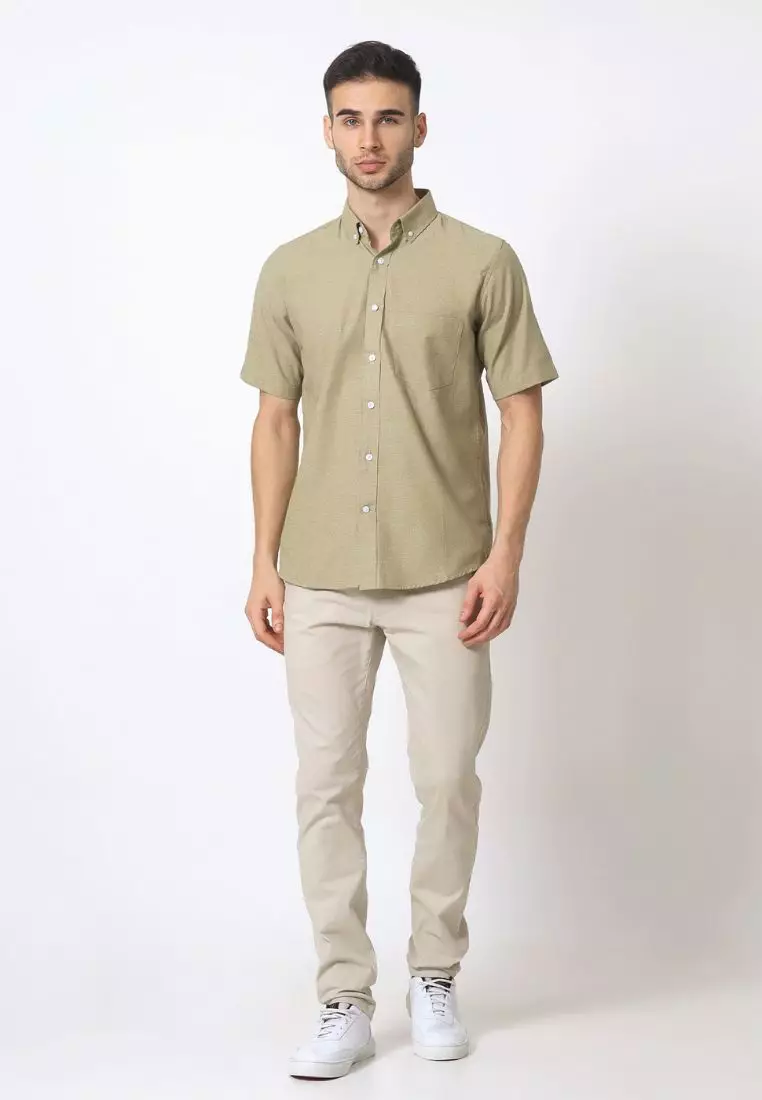 Cotton Well Ben Short Sleeve Oxford Shirt Olive Sage Green | Kemeja Pria Lengan Pendek Basic Polos Hijau
