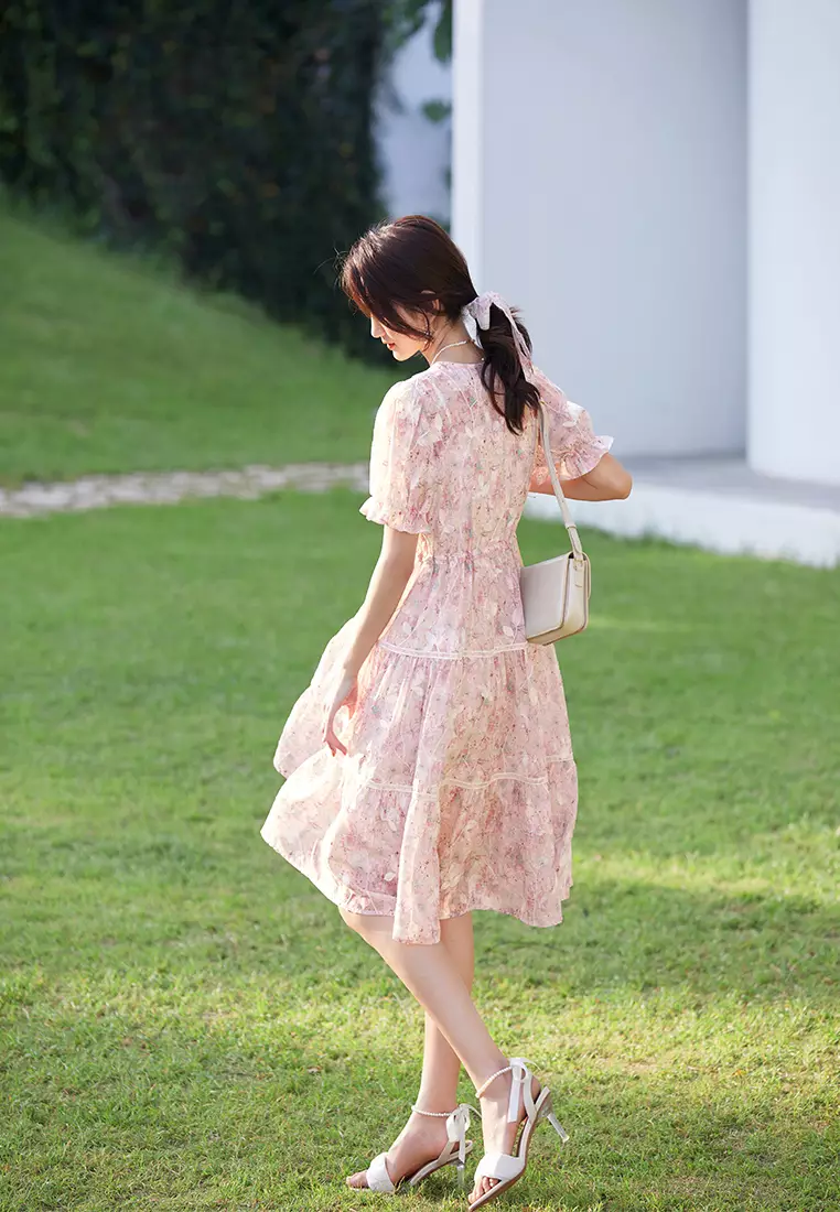 V-Neck FLoral Printed Tiered Dress with Ruffled Sleeve