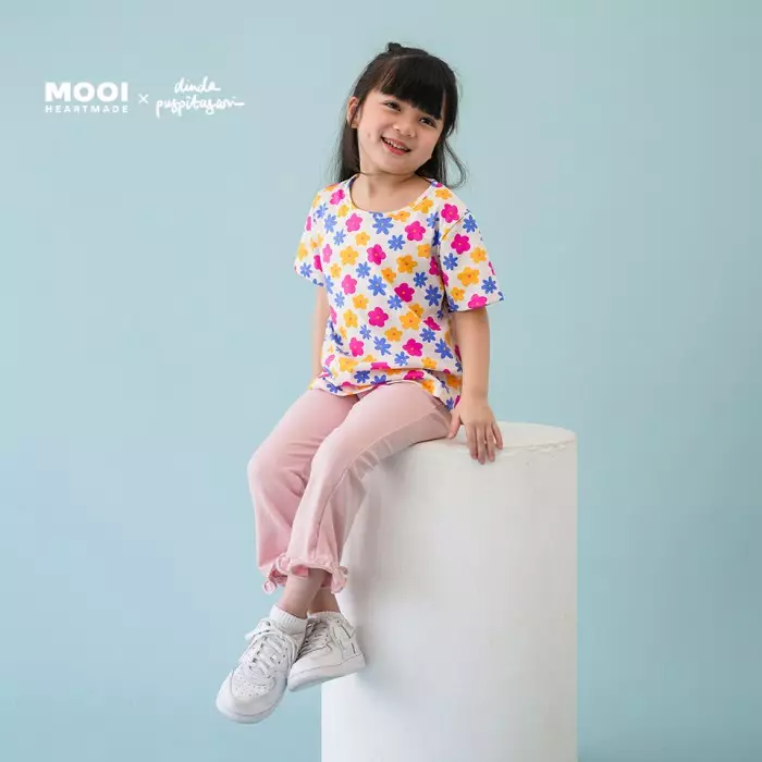 Mooi X Dinda Puspitasari Atasan Anak Perempuan T-shirt Tee - Berry Pink