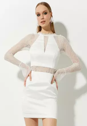 dress putih elegan Elegant White Long Dress – Flared Skirt & Keyhole Neckline – 2622 – Xiaolizi main image 0