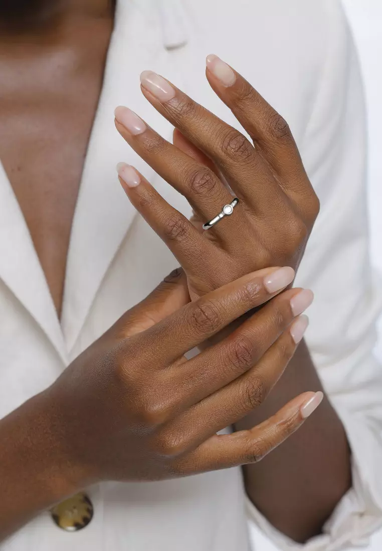 施华洛世奇®水晶镶嵌白色戒指