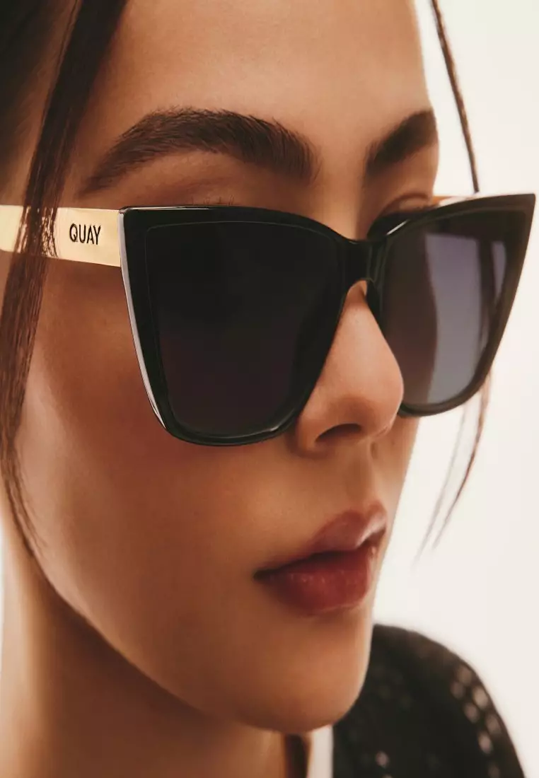 Call The Shots Remixed Sunglasses - Black/Smoke