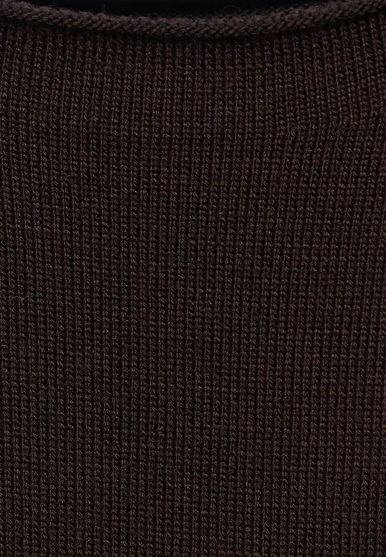 Sleeveless Fine Knit Sweater