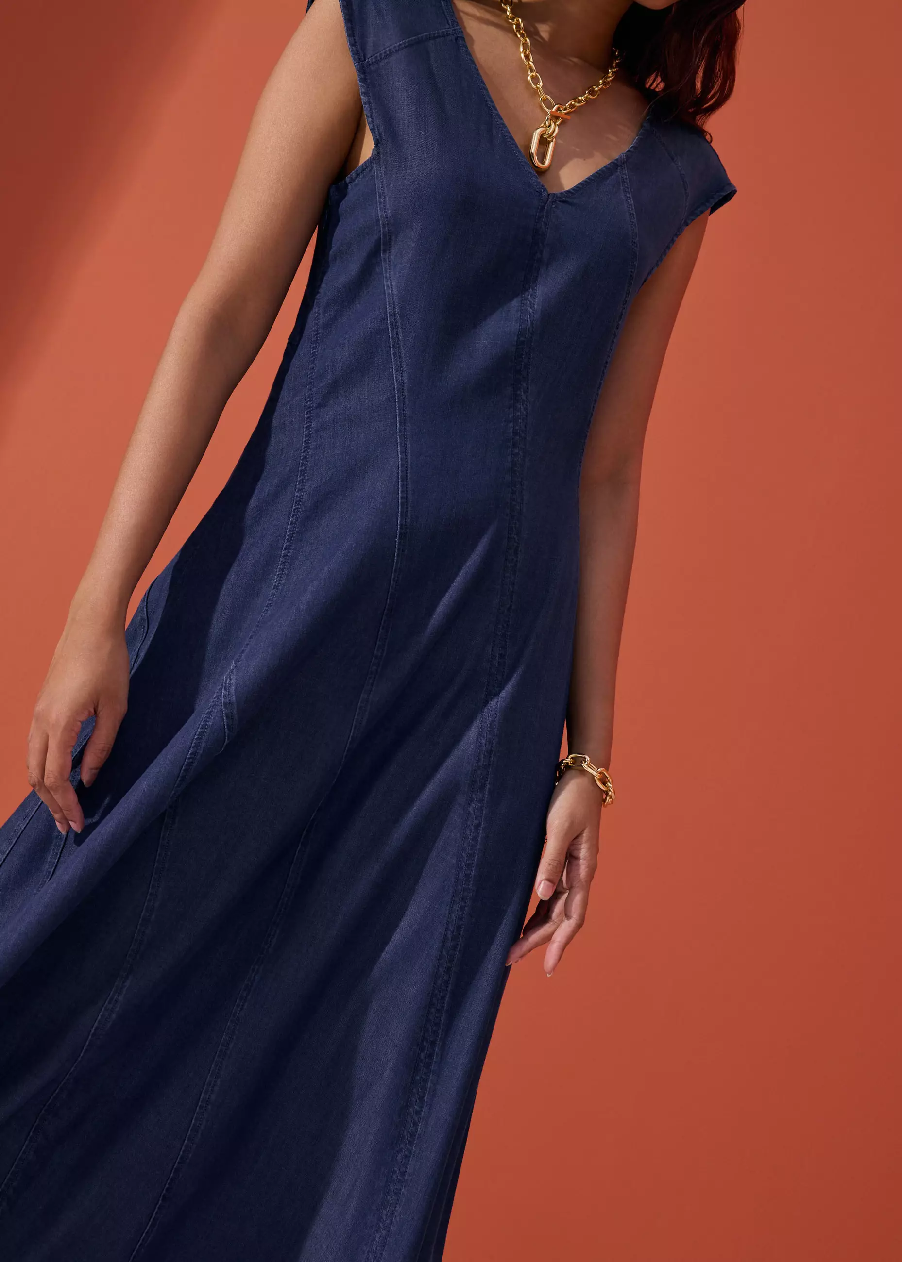 Dress Wanita - Chambray Panelled Cap Sleeve Fit & Flare Midi Dress