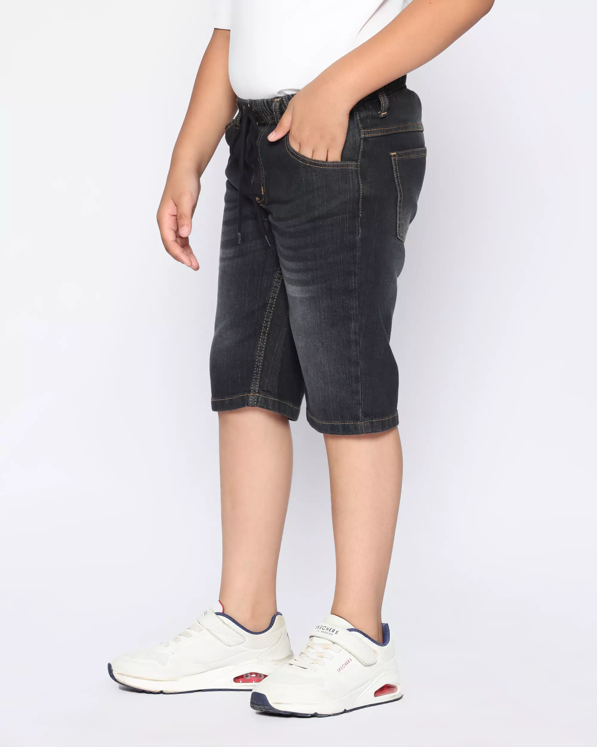 Celana Pendek Anak Laki Jeans Black With Model - FORTUNES