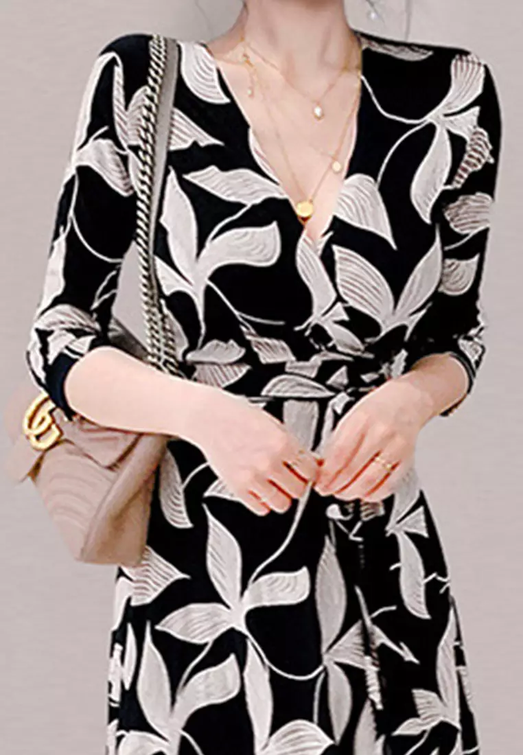 S/S 優雅復古V領半袖繫帶收腰印花迷笛裙 A23022422W