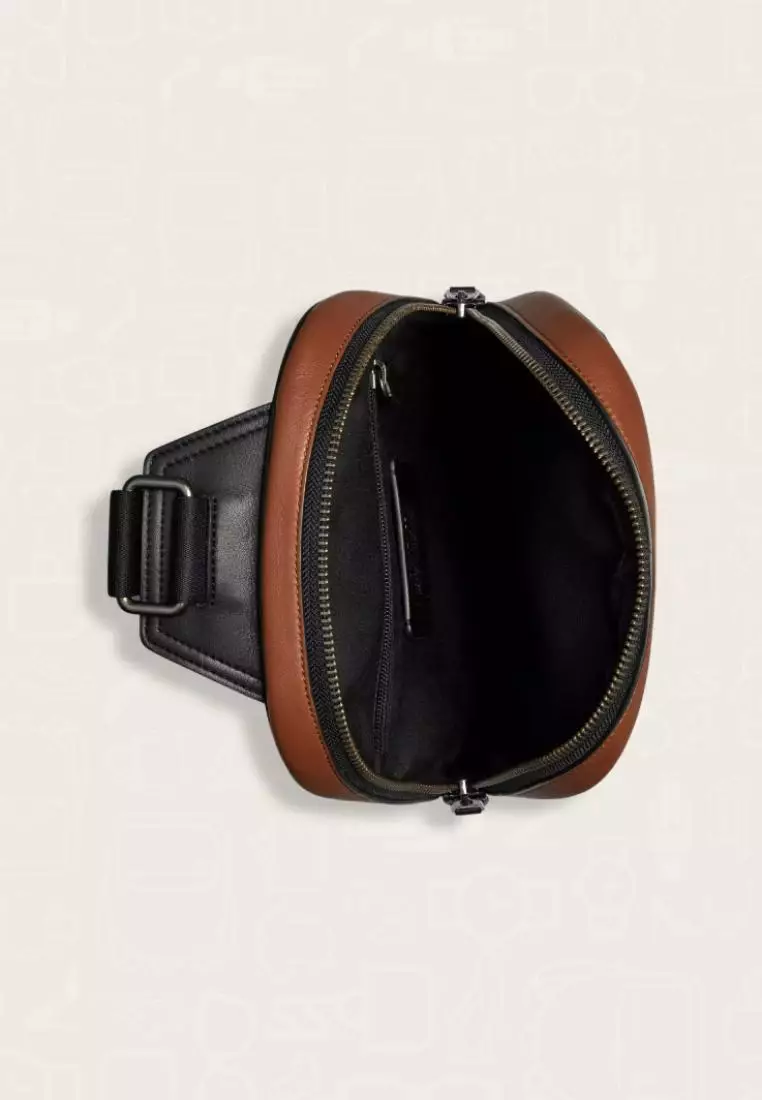 Coach Graham Pack Saddle