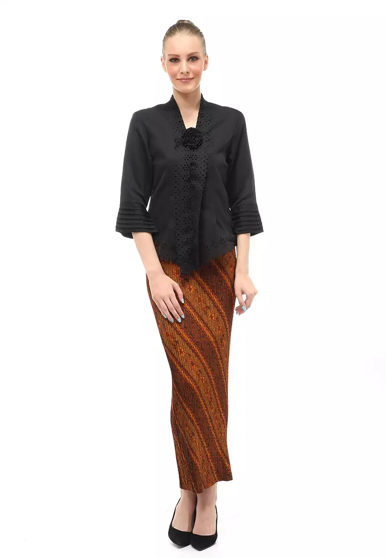 Frodine Kebaya Laser Cut Aksen Bunga Atasan Wanita Casual Premium Quality - Hitam