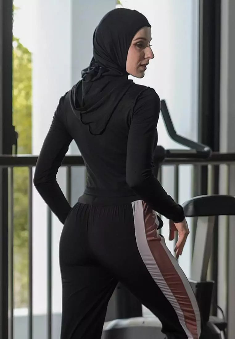 Fitwear - Kaos Olahraga Wanita JULIETTE REVERSE SEWING L/S CROP - BLACK