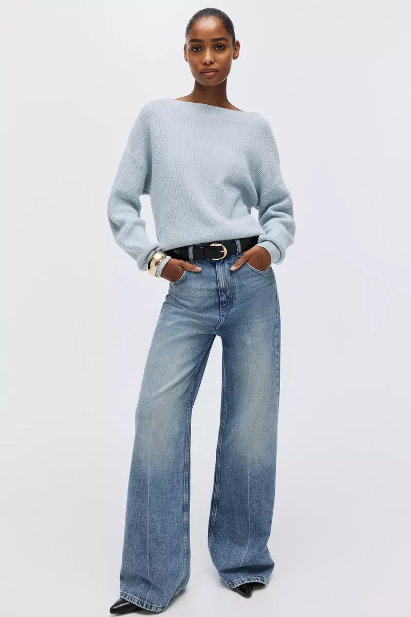 Oversized boat-neck jumper