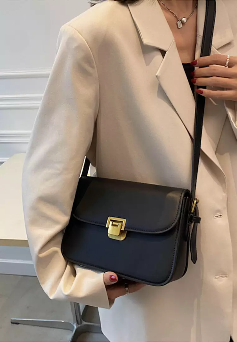 Simple cheap shoulder bag