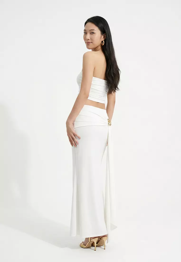 Limited Edition White Body Fitted Knitted Long Skirt with Accessory Detail Tprss25Et00004