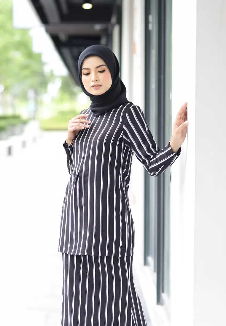 Rina Stripe Printed Kurung Black White