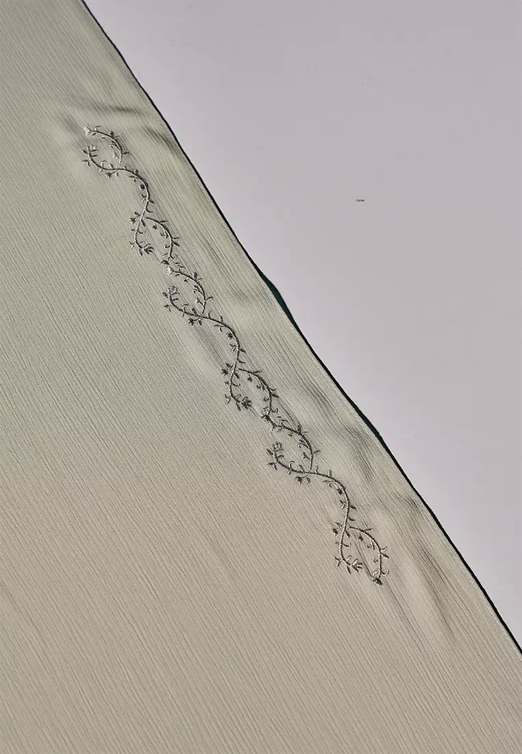 Sulam Mekar Ironless Chiffon Triangle Bawal in Pastel Lime