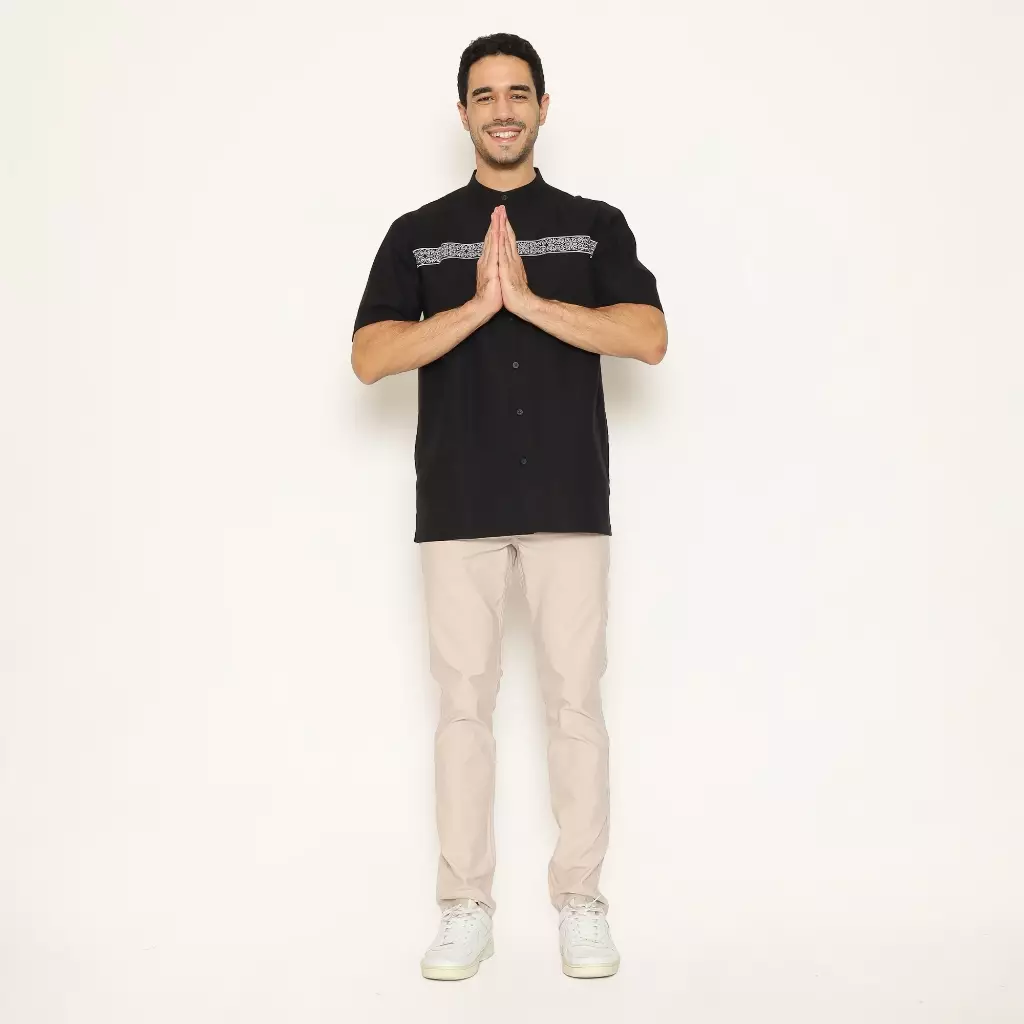AMK Kemeja Koko Pria Lengan Pendek KK SHAKA S/S Black