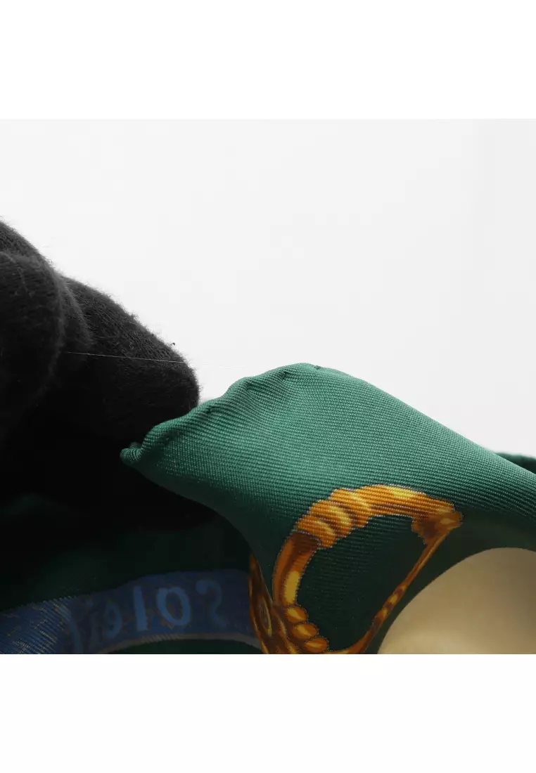Pre-Loved Hermès carres 90 Soleil de Soie scarf silk green multicolor