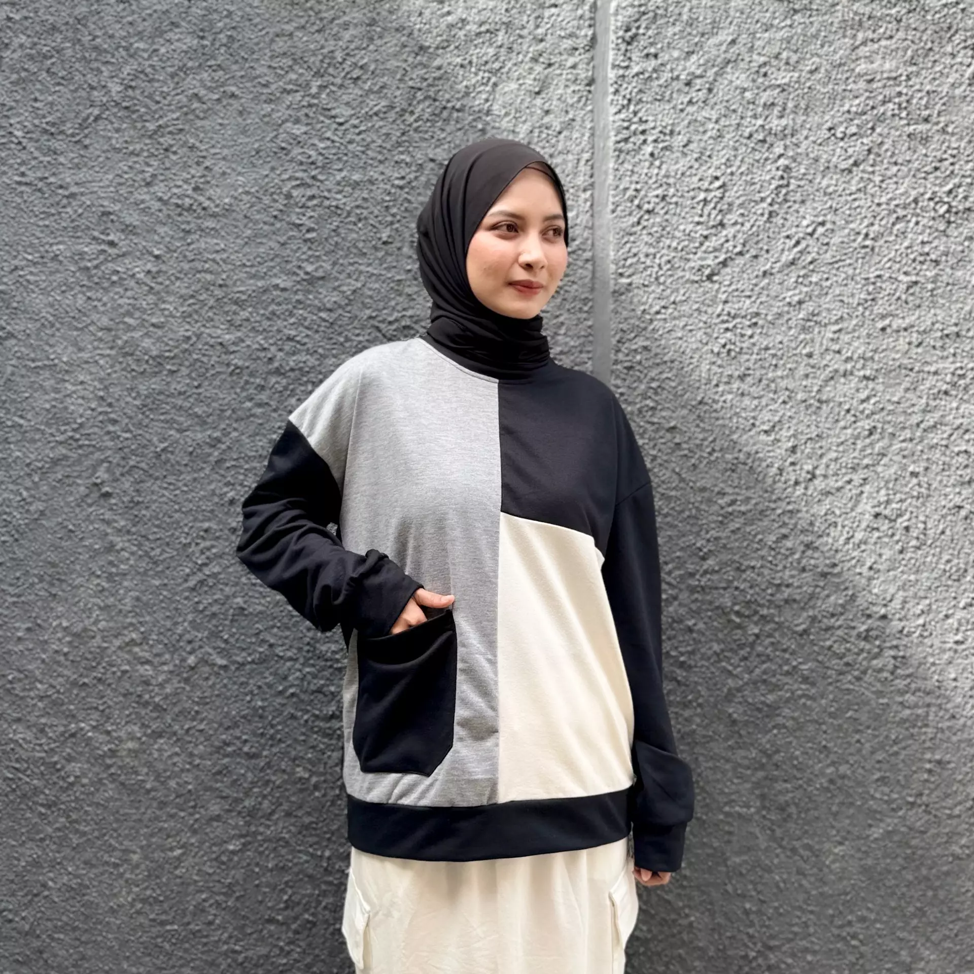Setelan Sporty Skirt Olla  HITAM - PUTIH