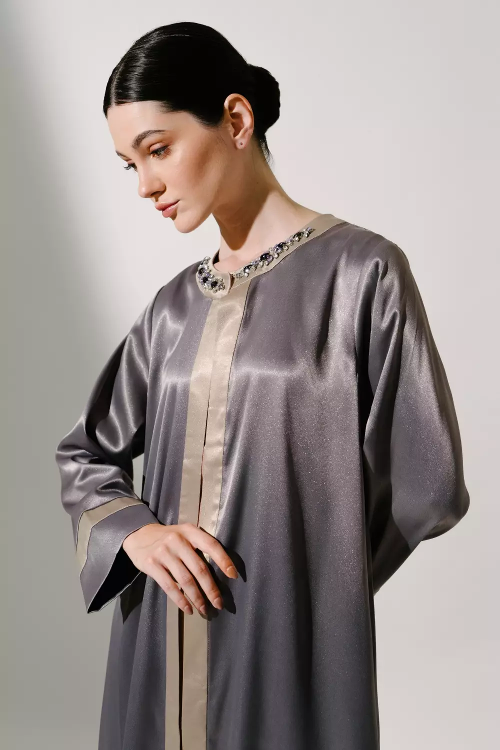 DEMURE&CO - HAFSA OPEN ABAYA IN SILVER
