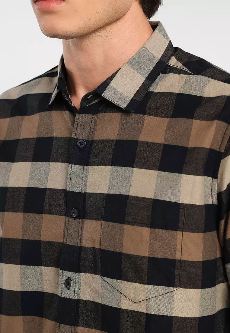 MANZONE - Kemeja Lengan Panjang Pria Snap 04 Modern Fit - Brown Warna Brown