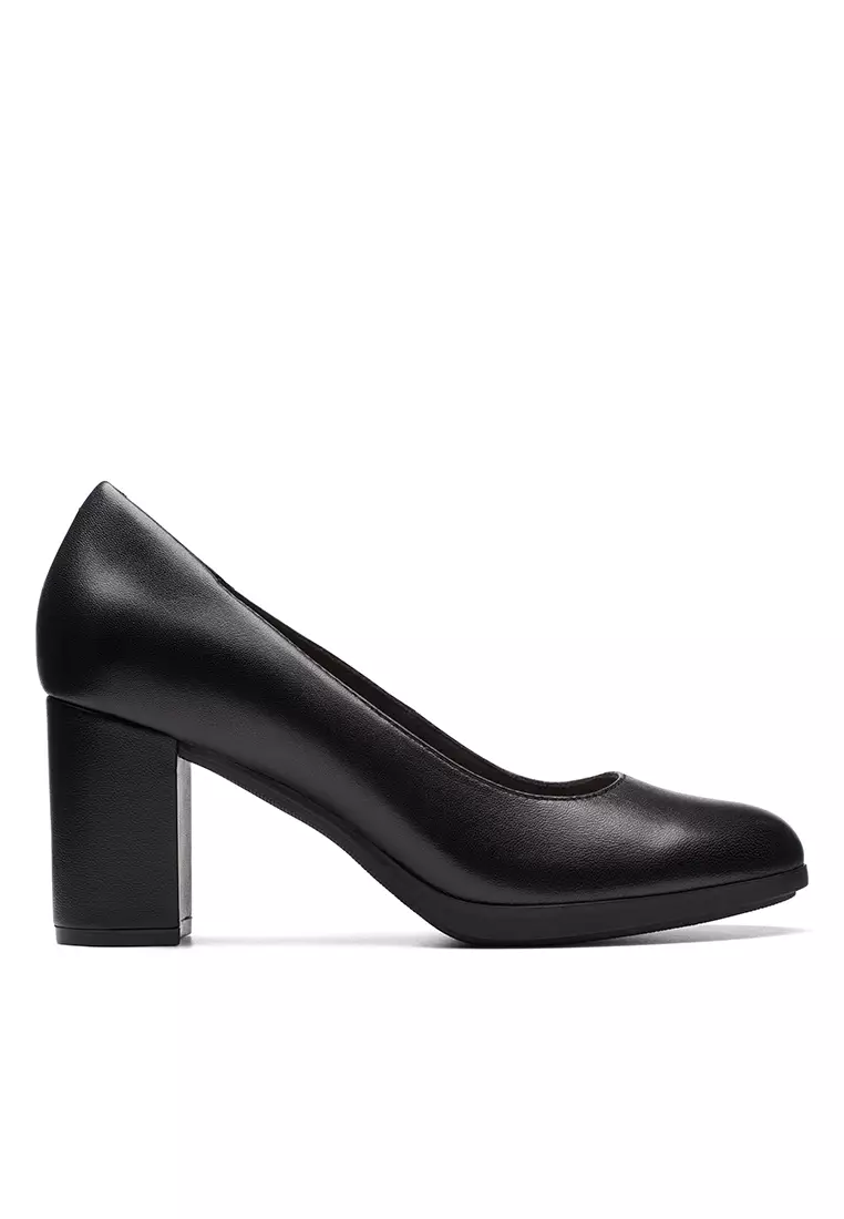 Discount on Clarks  shoes - SKU: Bayla Skip Pumps Black