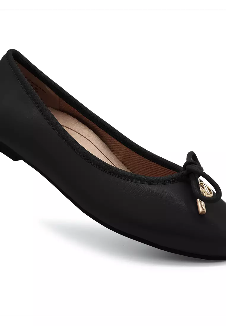Azalea Faye Women's Flat Shoes