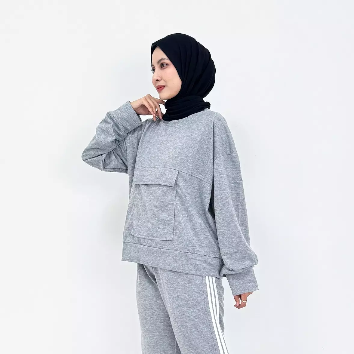 Sweater Sporty Raisa ABU MUDA Atasan Olahraga Panjang Wanita