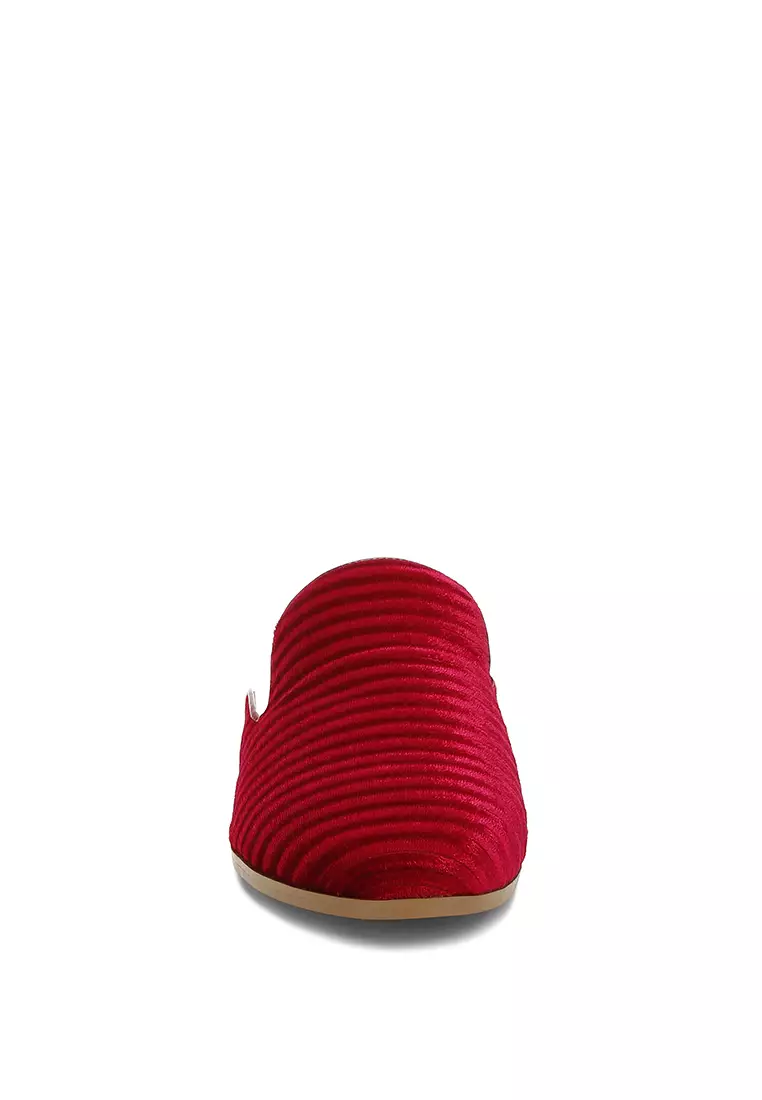 Slip On Mules Bertekstur Beludru Warna Merah