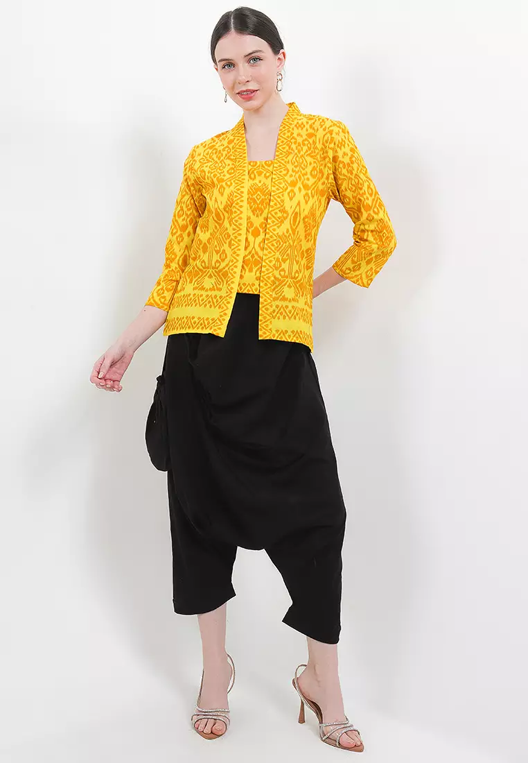 Kebaya Batik Classic 7/8-length Sleeves