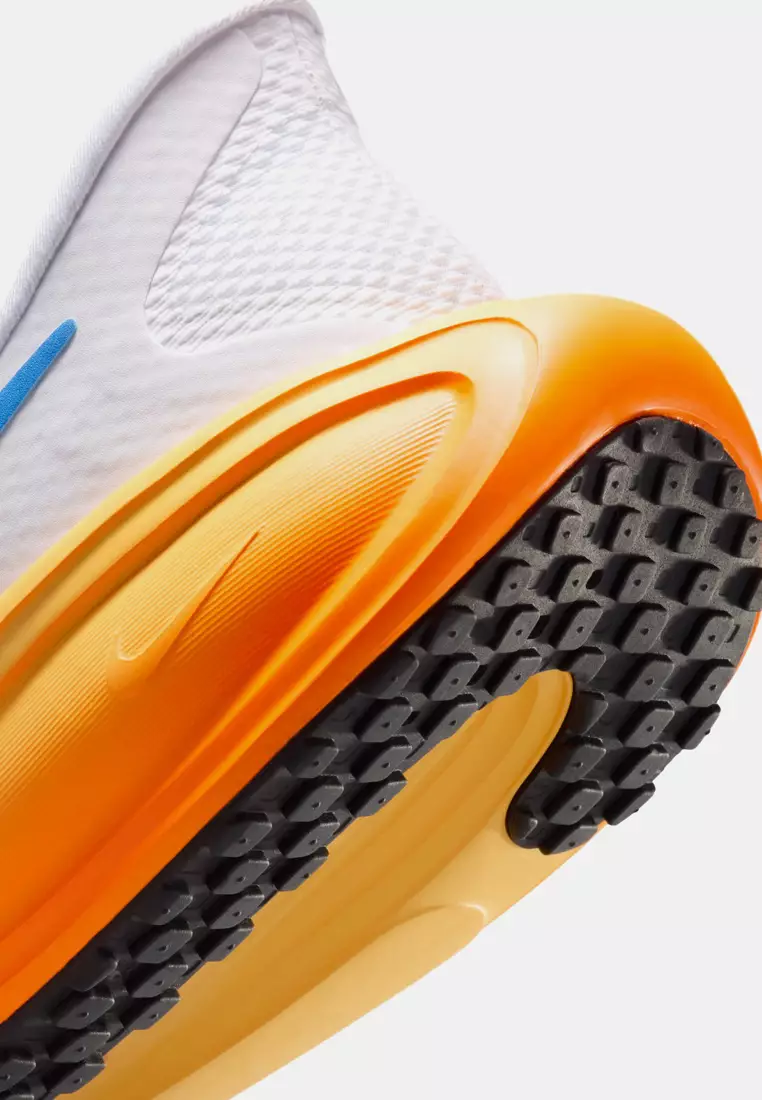 Revolution 8 EasyOn Road Running Shoes